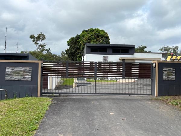 Townhouse For Sale in Sarnia, Pinetown