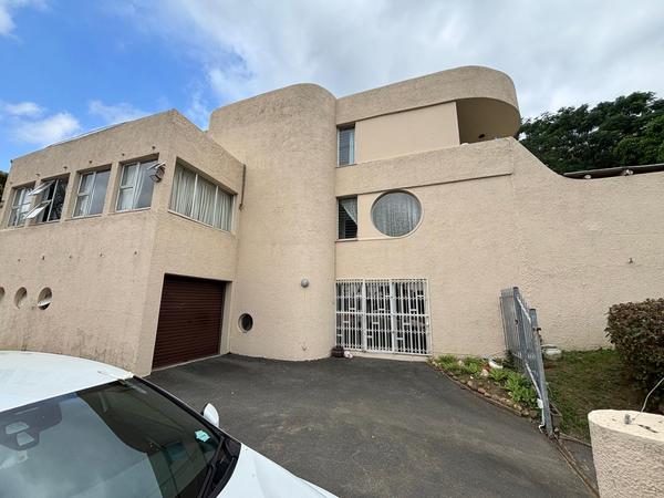 House For Sale in Reservoir Hills, Durban